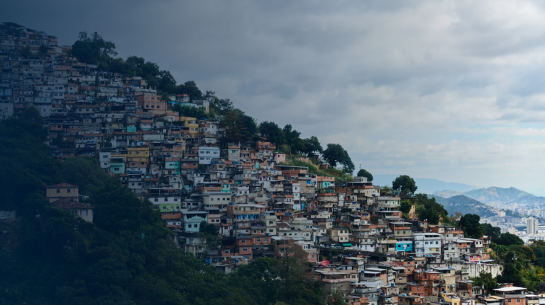 Guerras de Favela vol. I: El Comando Vermelho contra el PCC, la batalla por el poder en el crimen brasileño